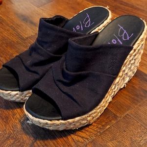 Blowfish black slides